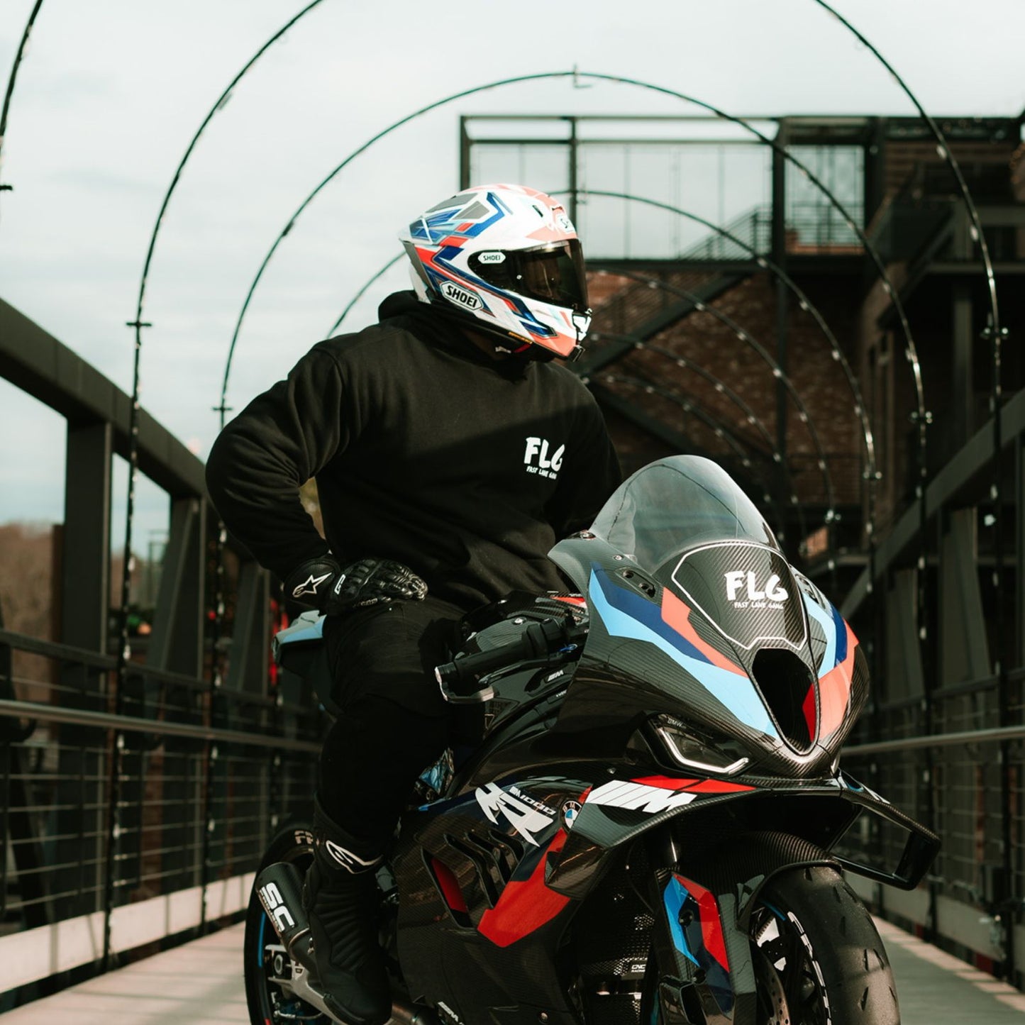 SHOEI - X-Fifteen Escalate - RED/BLACK/WHITE (TC1)