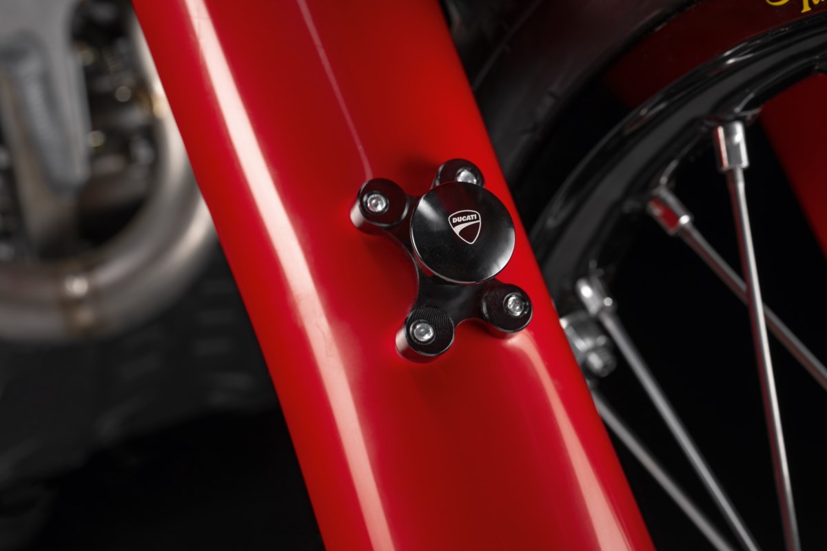 96282211AA - Holeshot device - Desmo450