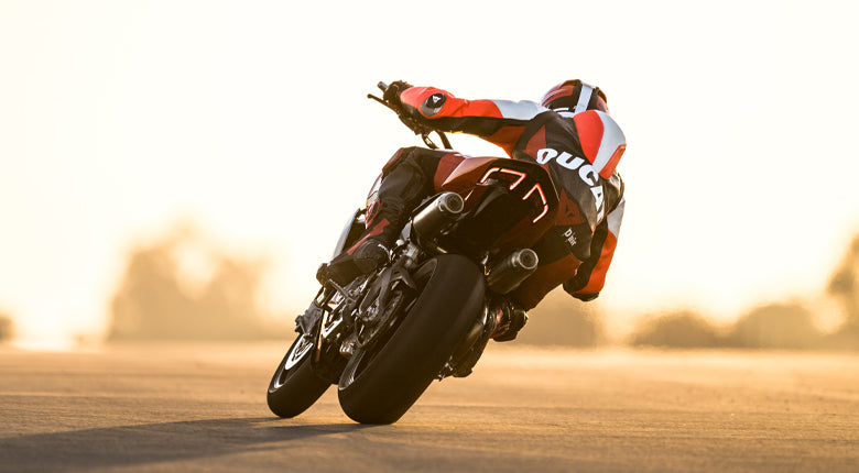 2026 Ducati Streetfighter V2 S - Red