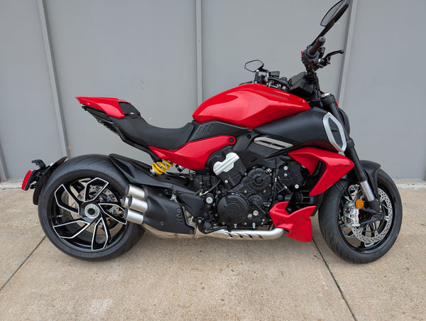 PREMIUM PREOWNED 2024 Ducati Diavel (2300)