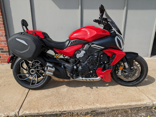 PREMIUM PREOWNED 2023 Ducati Diavel V4 (2085)
