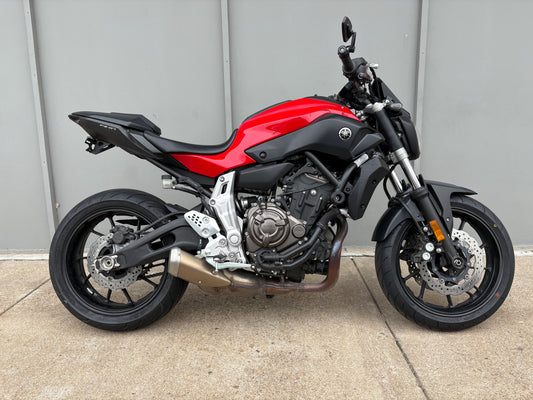 PREMIUM PREOWNED 2015 Yamaha FZ-07 (2498)