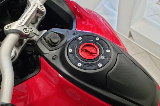 TSB05 - CNC Racing - Aluminum with Carbon Inlay Gas Cap