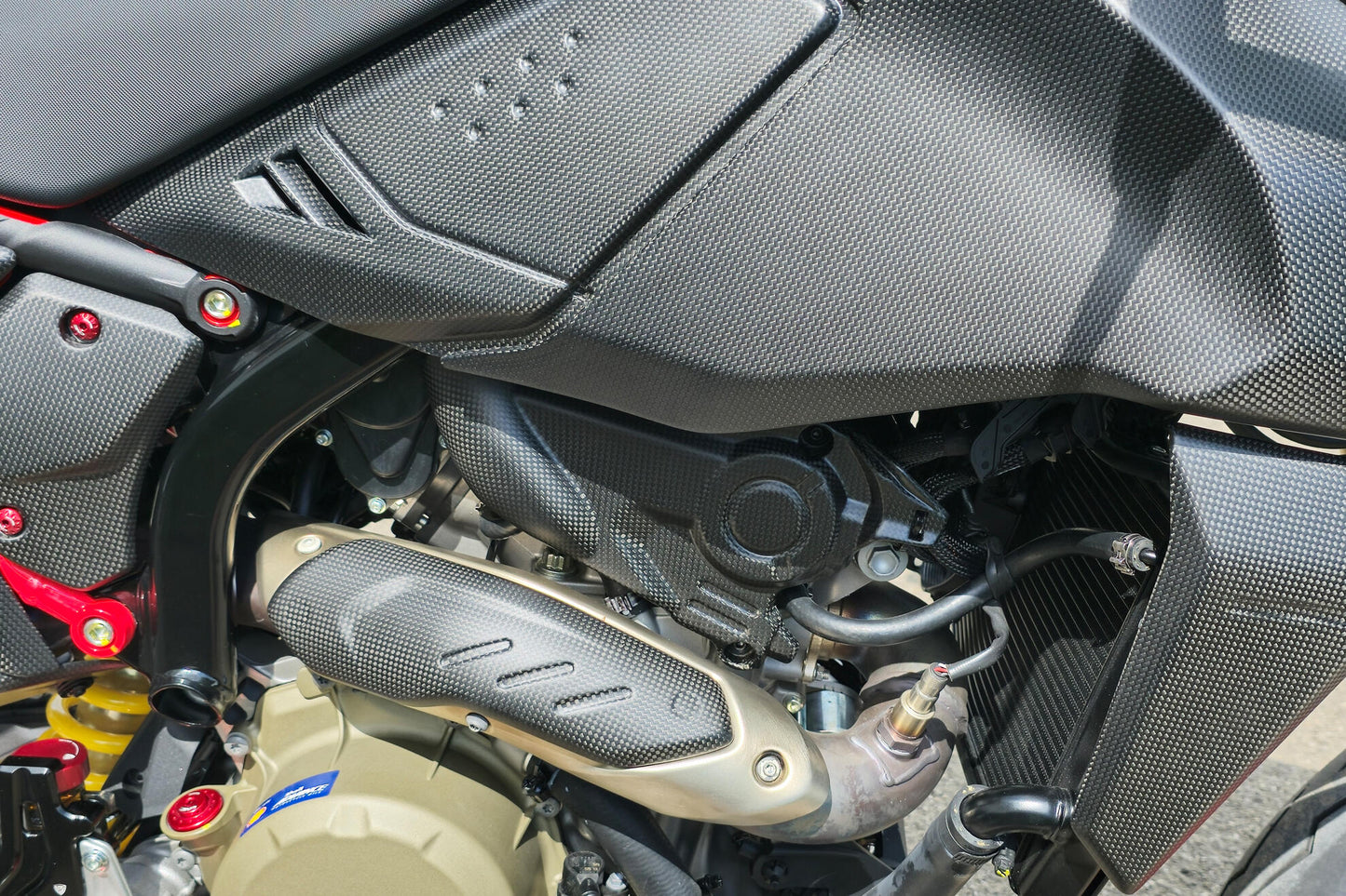 ZA274Y - CNC Racing Carbon Fiber Right Side Engine Cover for the Ducati Hypermotard 698 Mono