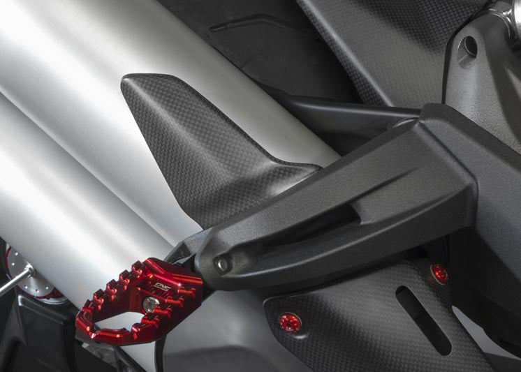ZA966Y - CNC Racing Carbon Fiber Right Heel Guard for Ducati Monster 1200 / S