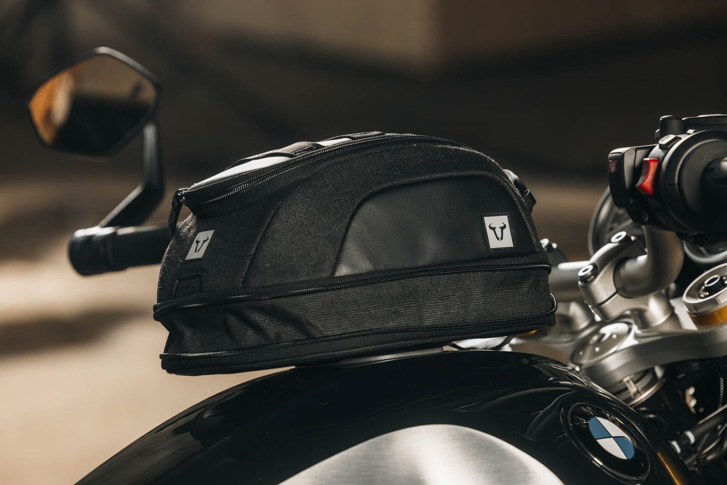 BC.TRS.00.411.20000 - SW-MOTECH - Legend Gear tank bag LT3 - For PRO tank ring 3-5 l - BLACK