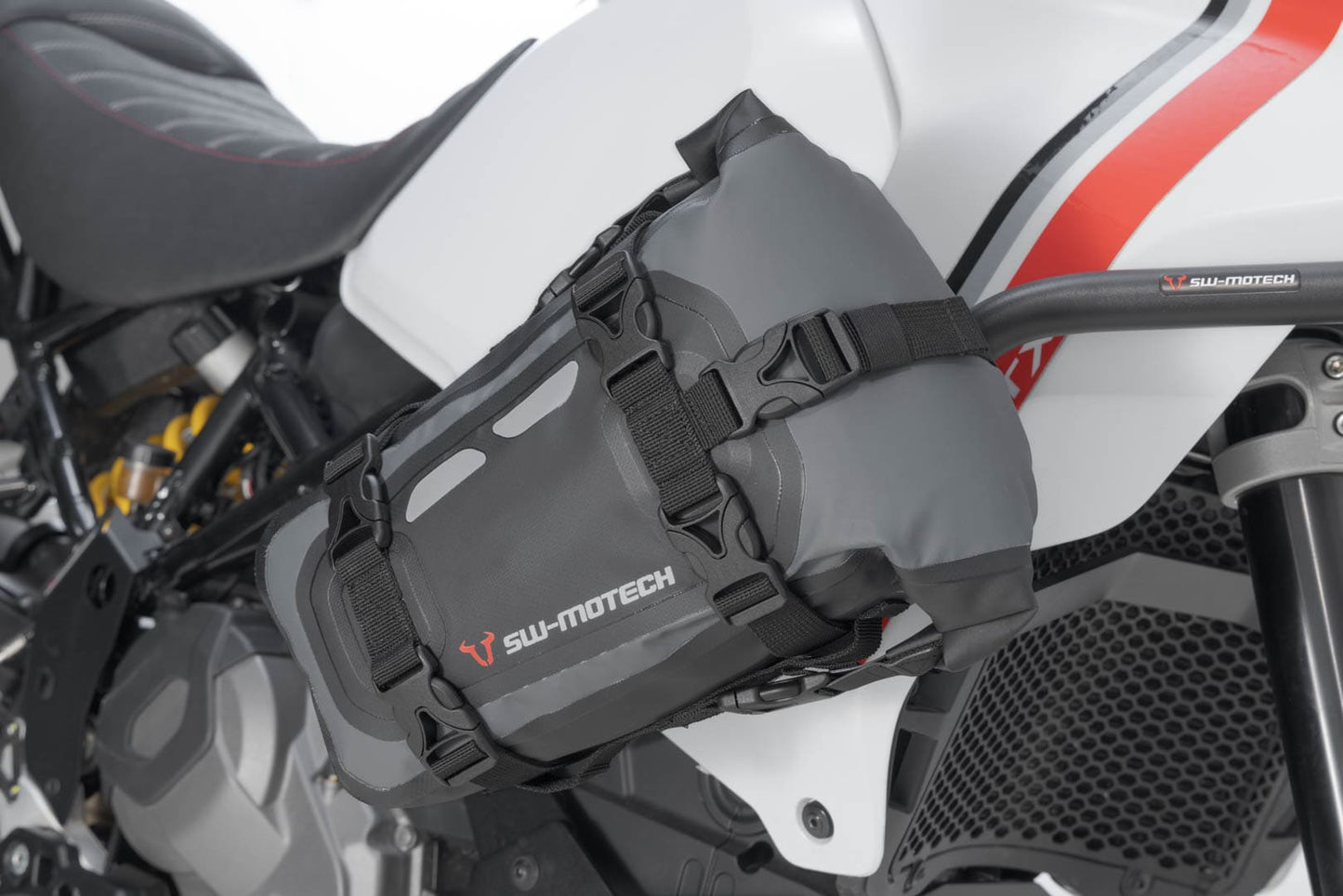 BC.WPB.00.010.20000 - SW-MOTECH - Drybag 80 tail bag - 8 l Grey/black Waterproof