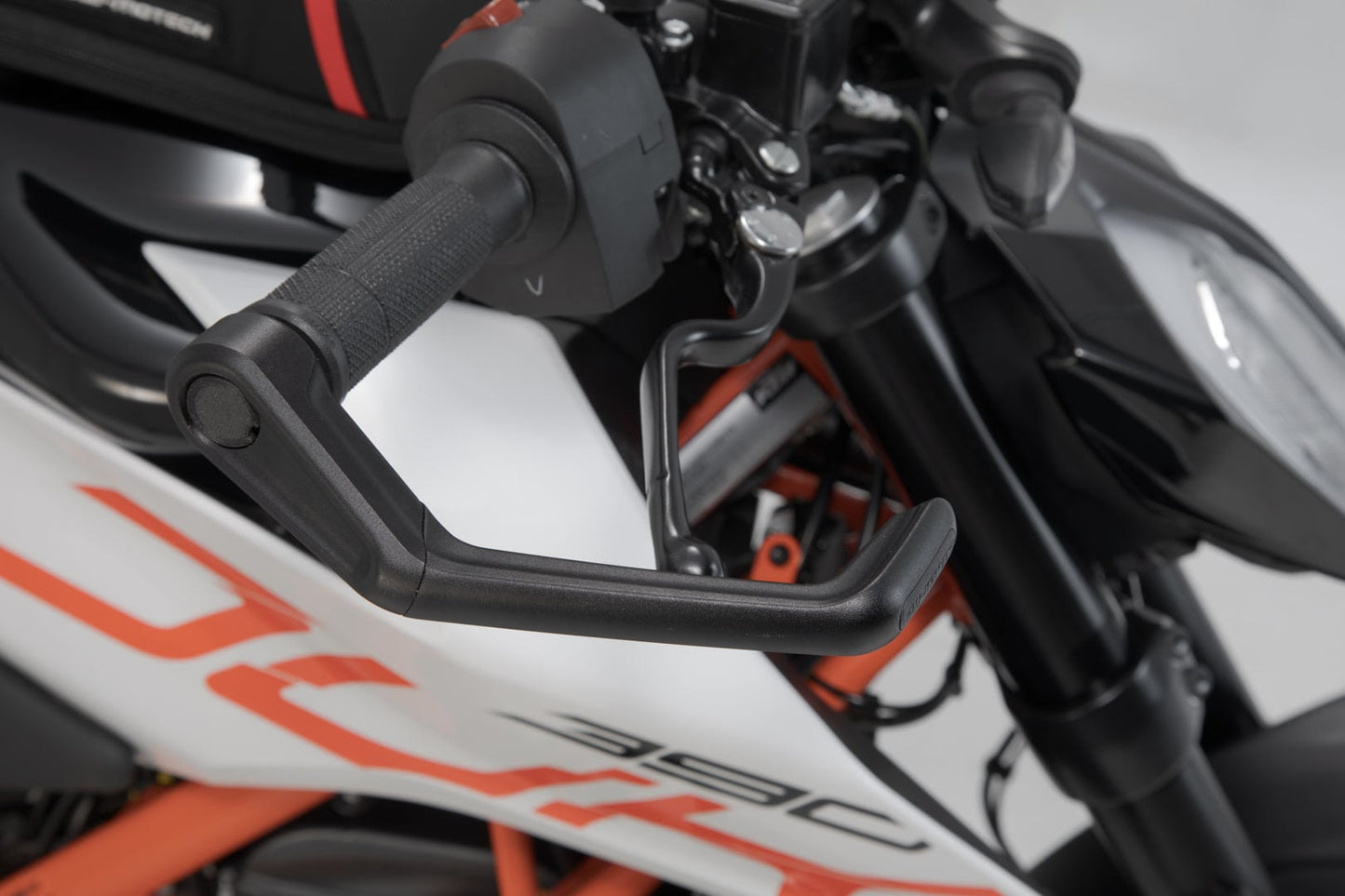 LVG.04.882.10000/B - SW-MOTECH - Lever guards - 390 Duke, Monster 937, MT-03, Tuono 1100 - BLACK