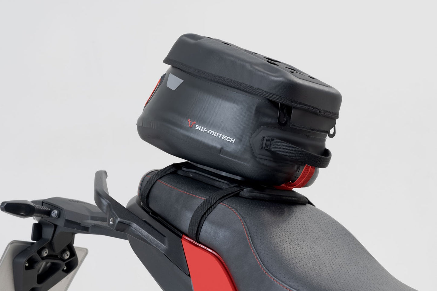 TRT.00.787.21500/B - SW-MOTECH - PRO Seat Ring - For mounting on the seat - BLACK