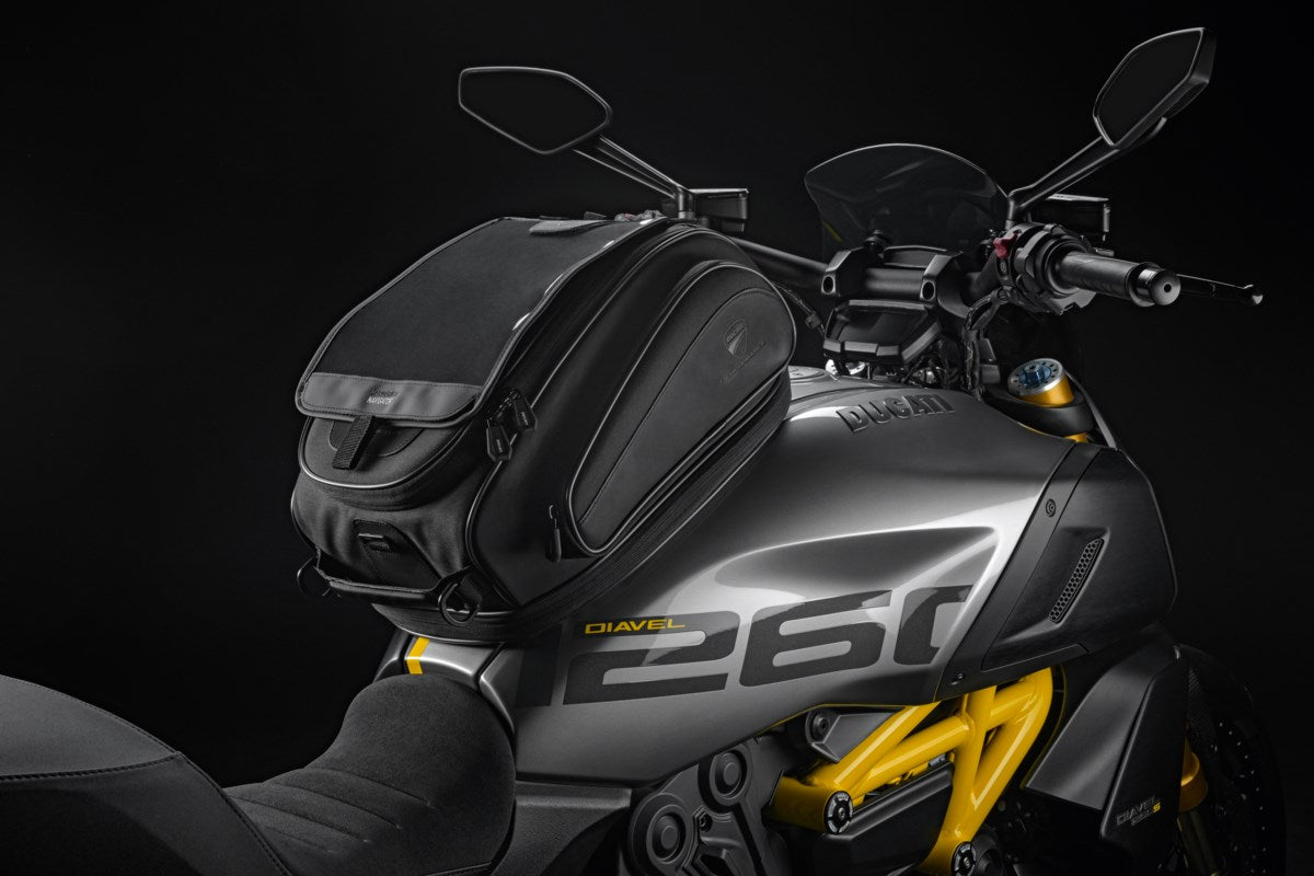 96780771B - Magnetic Tank Bag Diavel