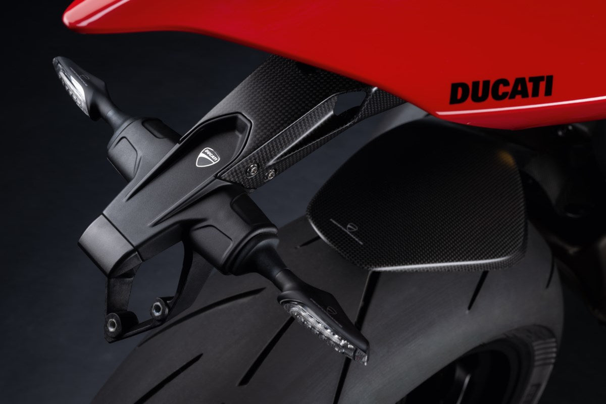 97381162CA - CARBON TAIL KIT