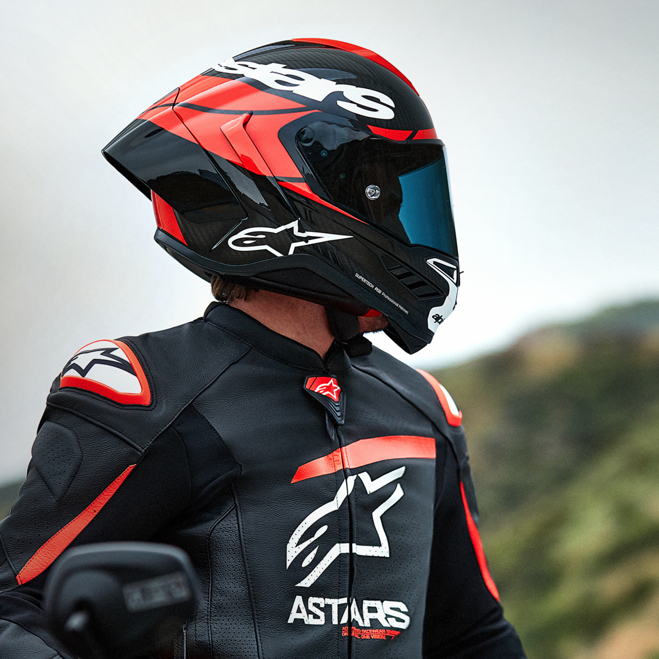 CLOSEOUT OS - Alpinestars - Supertech R10 Helmet - Element - Carbon/Red/White - Size XL