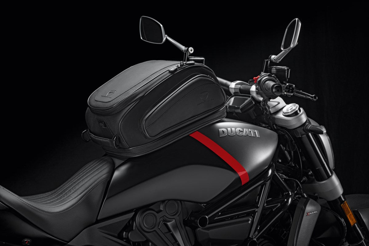 96780771B - Magnetic Tank Bag Diavel