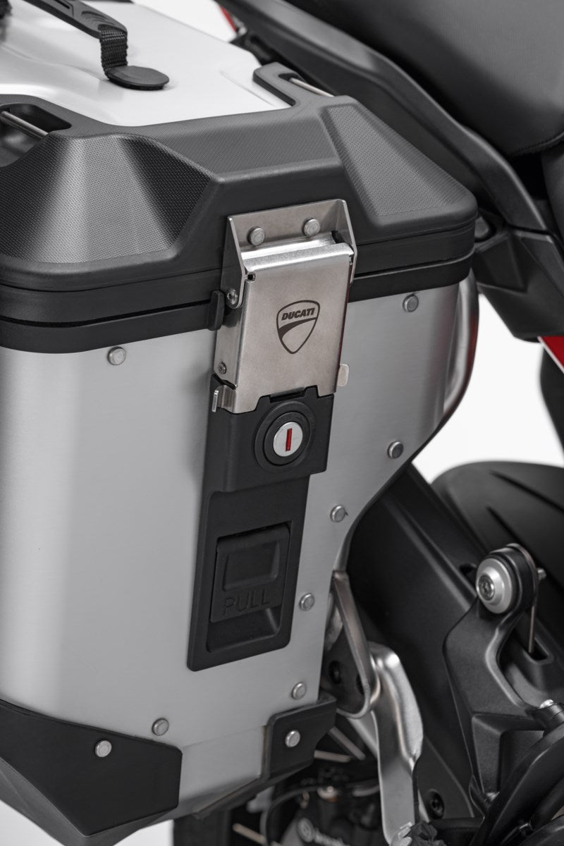 96781732AA - Aluminum side panniers
