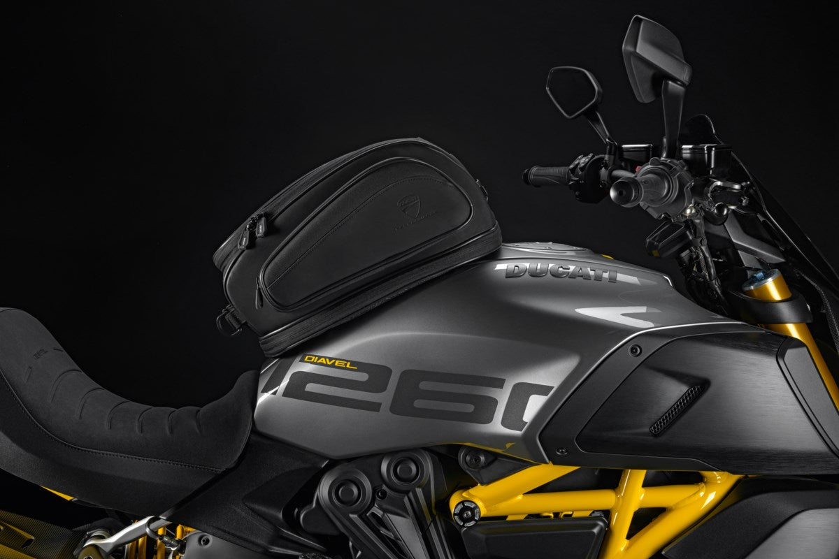 96780771B - Magnetic Tank Bag Diavel