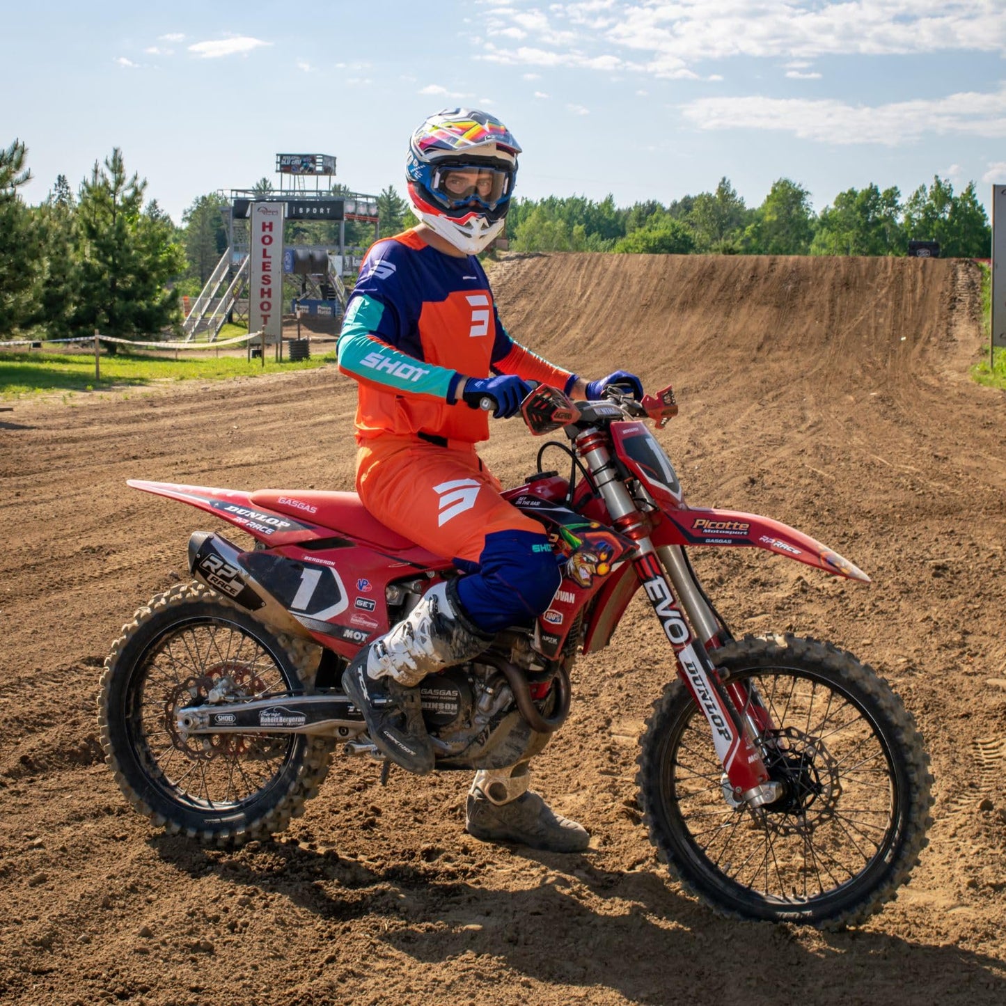 SHOEI - VFX-EVO Pinnacle - WHITE/BLUE/RED (TC1)