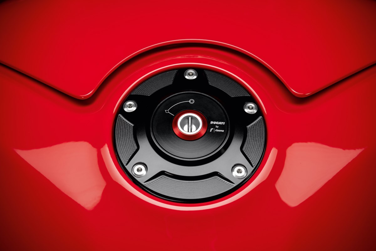CLOSEOUT - BILLET ALUMINUM FUEL TANK CAP - BLACK