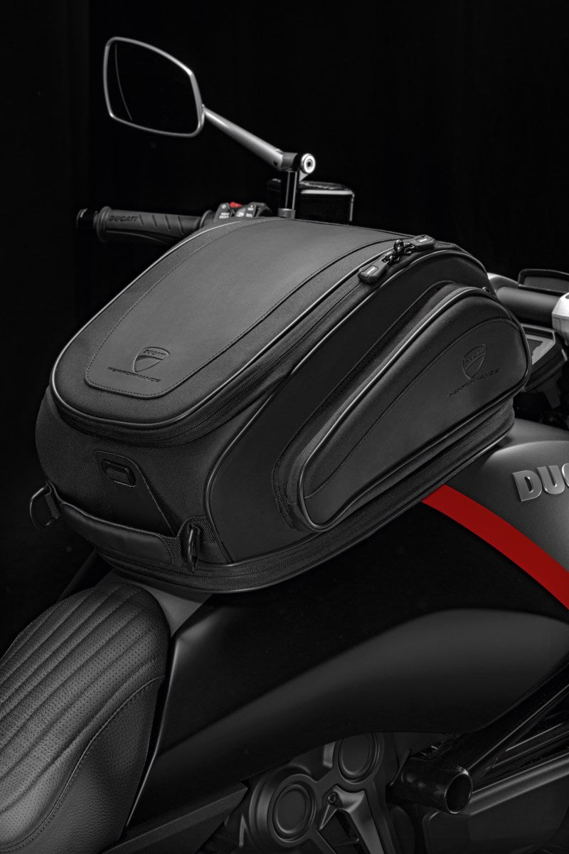 96780771B - Magnetic Tank Bag Diavel
