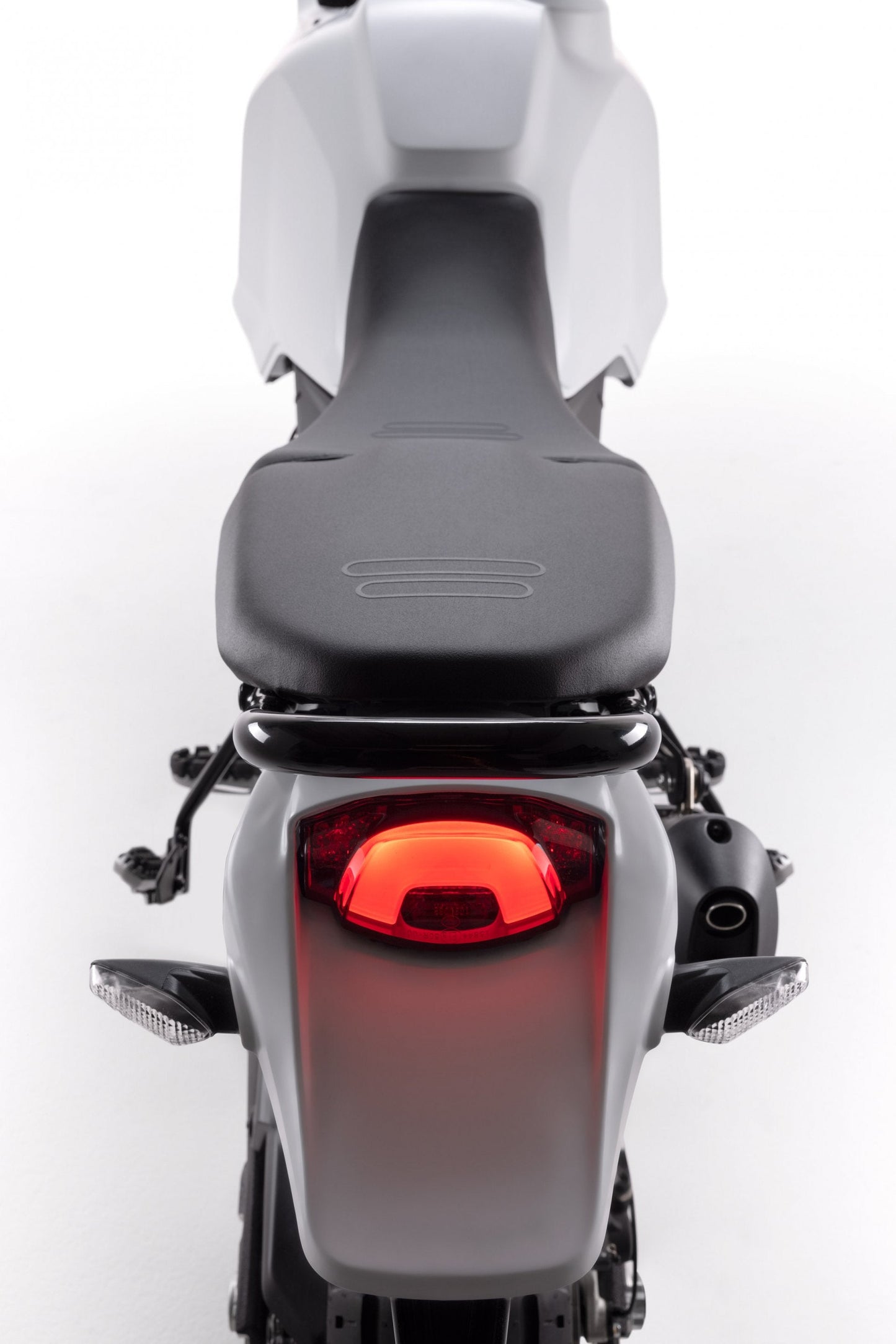 2025 Ducati DesertX - Star White Silk