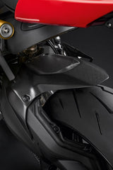 96900312A - Carbon rear mudguard