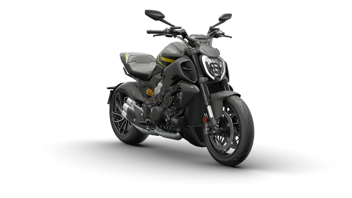 2025 Ducati Diavel V4 - Black Roadster