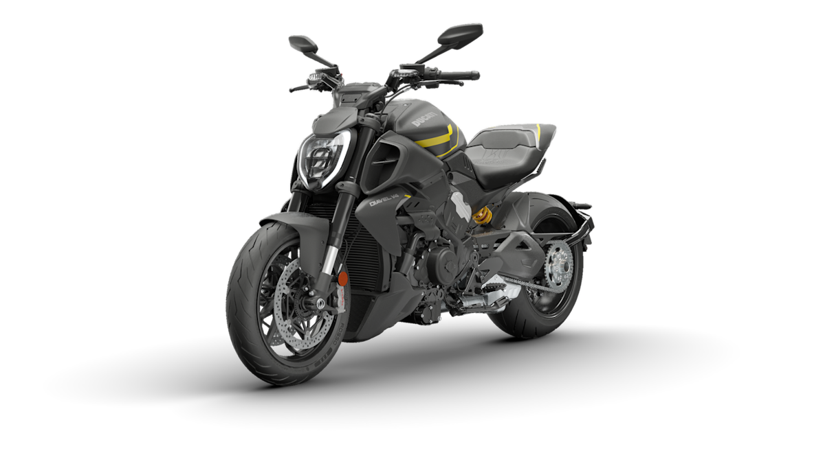 2025 Ducati Diavel V4 - Black Roadster