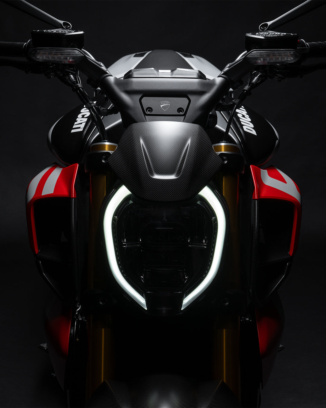 2026 Ducati Diavel V4 RS