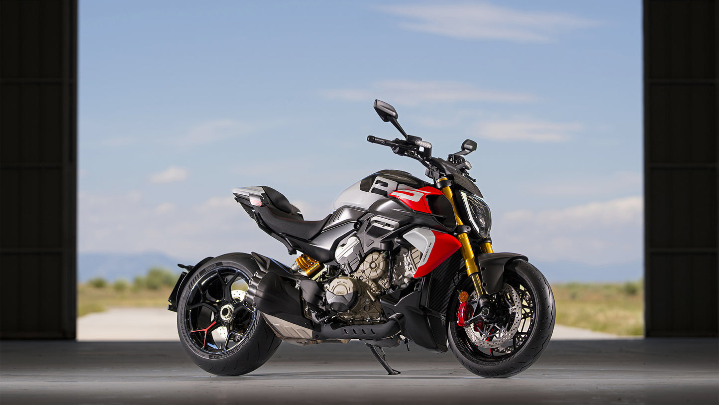 2026 Ducati Diavel V4 RS