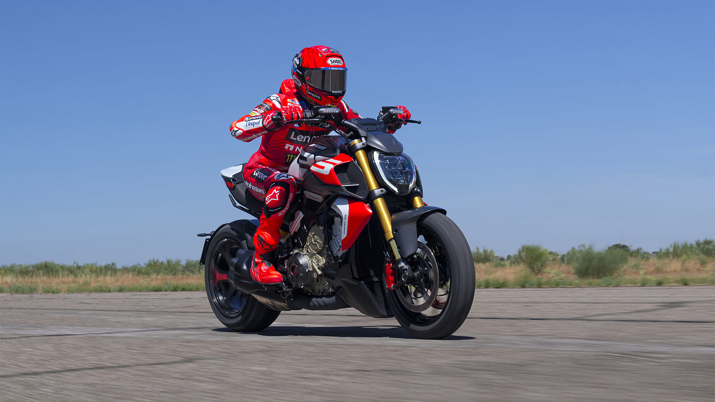 2026 Ducati Diavel V4 RS