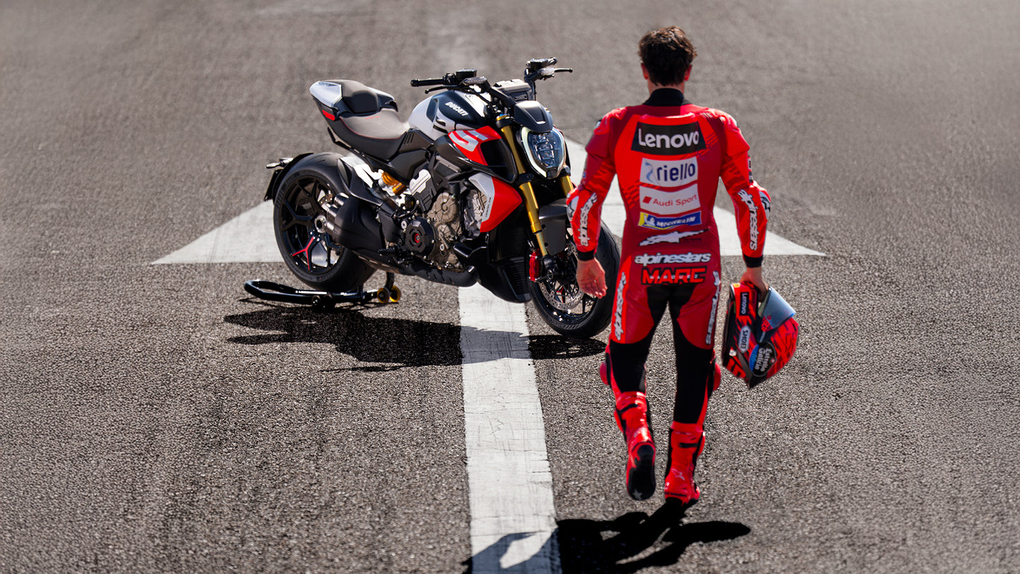 2026 Ducati Diavel V4 RS