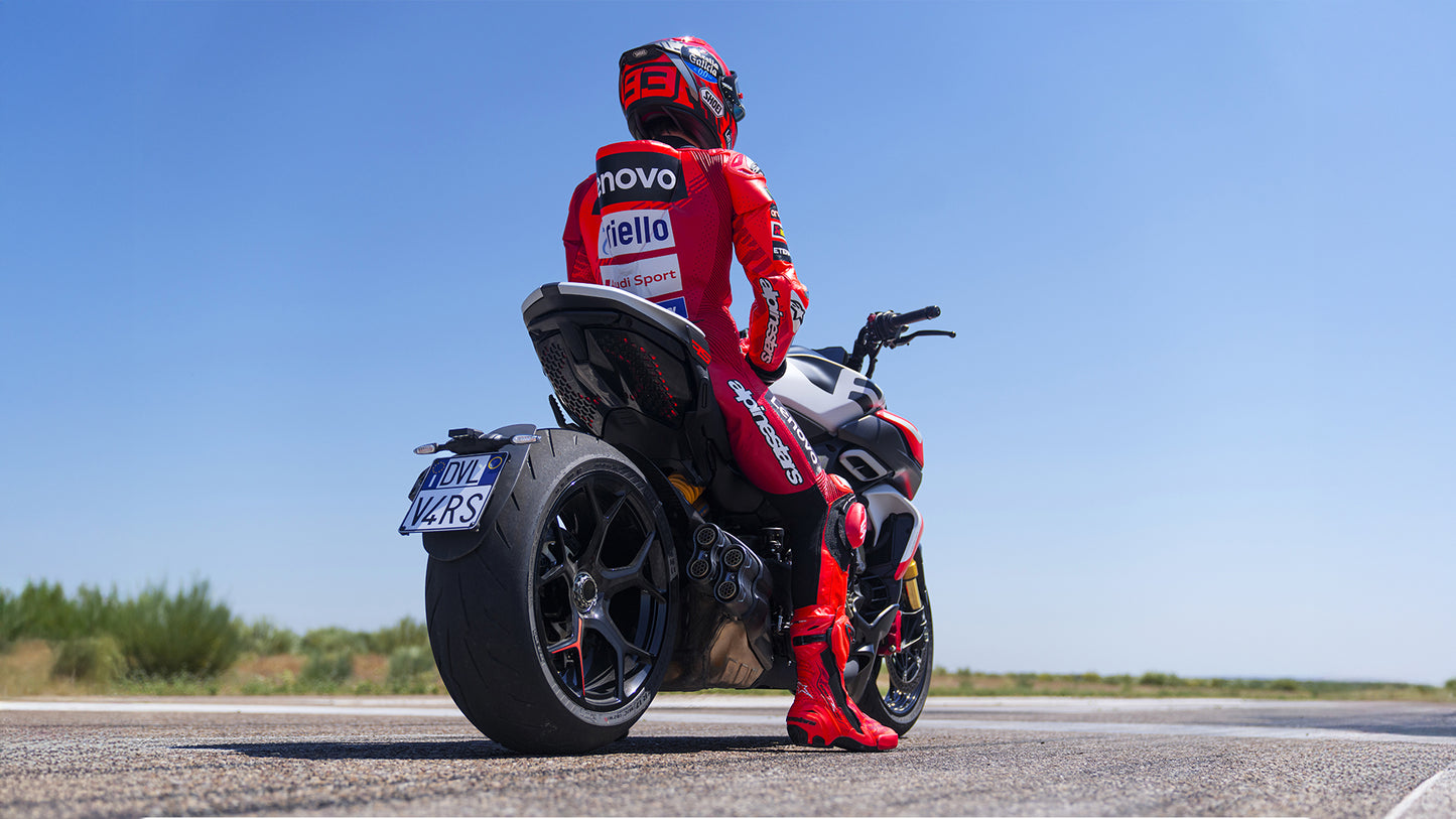 2026 Ducati Diavel V4 RS