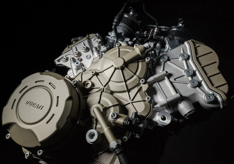 2025 Ducati Panigale V4 - Red