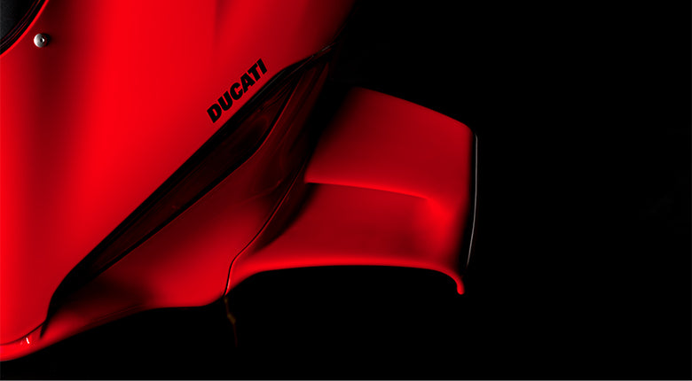 2025 Ducati Panigale V4 - Red