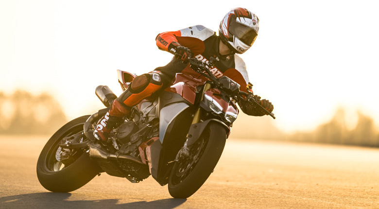 2025 Ducati Streetfighter V2 - Red