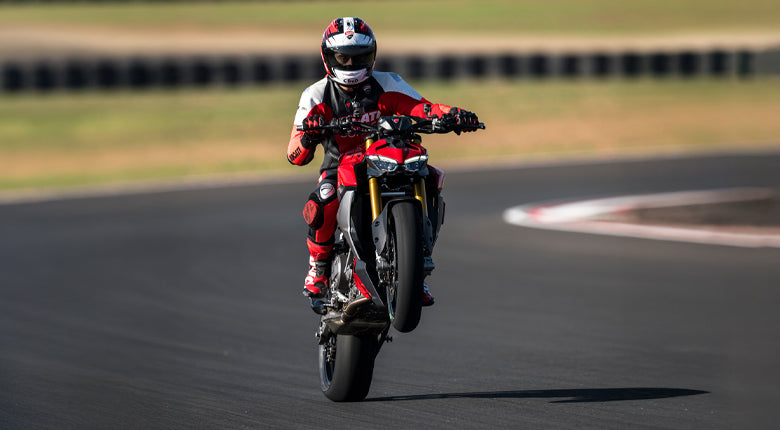 2025 Ducati Streetfighter V2 - Red