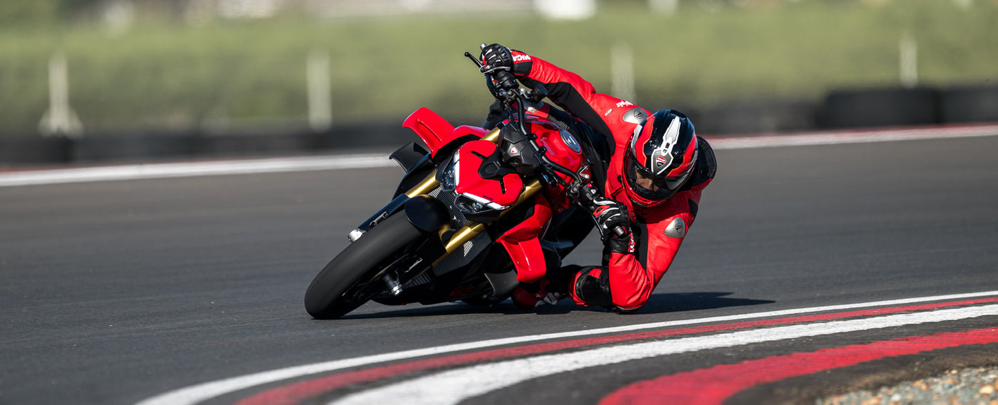 2025 Ducati Streetfighter V4 - Red