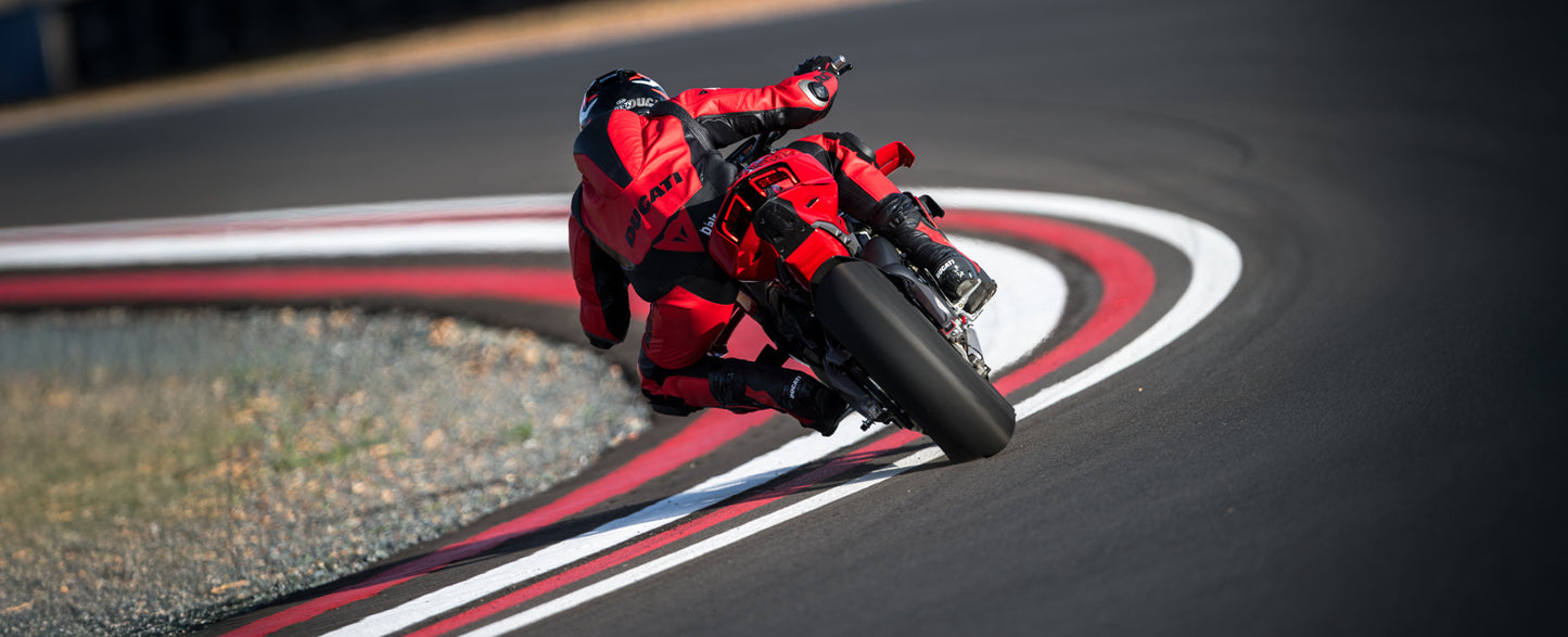 2025 Ducati Streetfighter V4 - Red