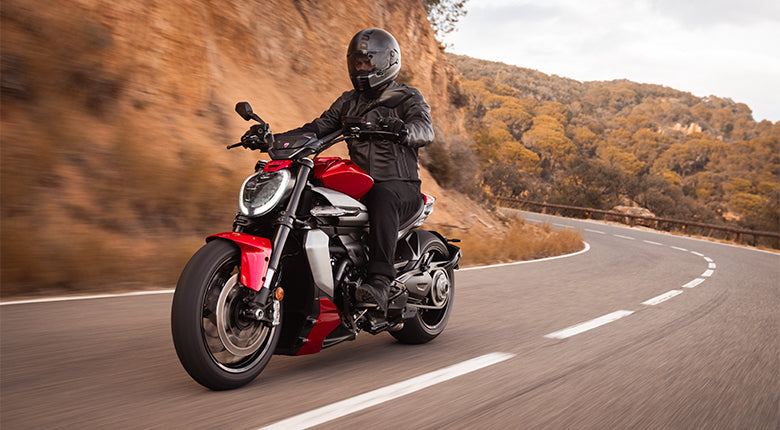 2025 Ducati XDiavel V4 - Burning Red