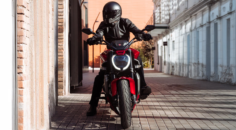 2025 Ducati XDiavel V4 - Burning Red