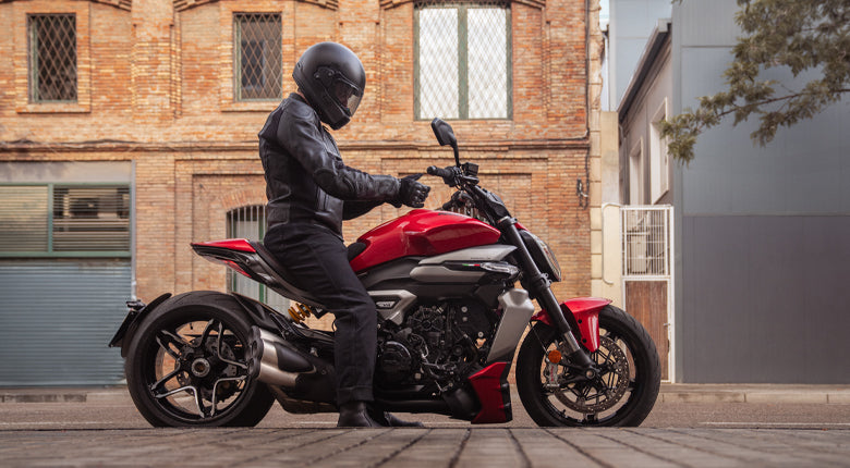 2025 Ducati XDiavel V4 - Burning Red
