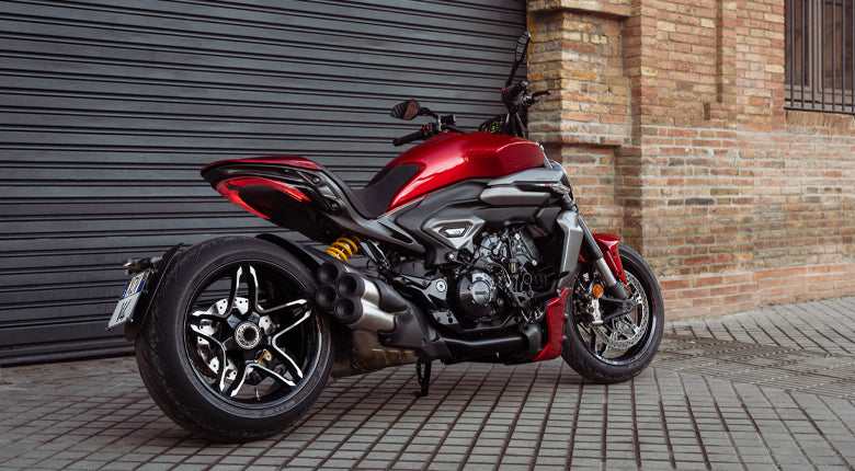 2025 Ducati XDiavel V4 - Burning Red