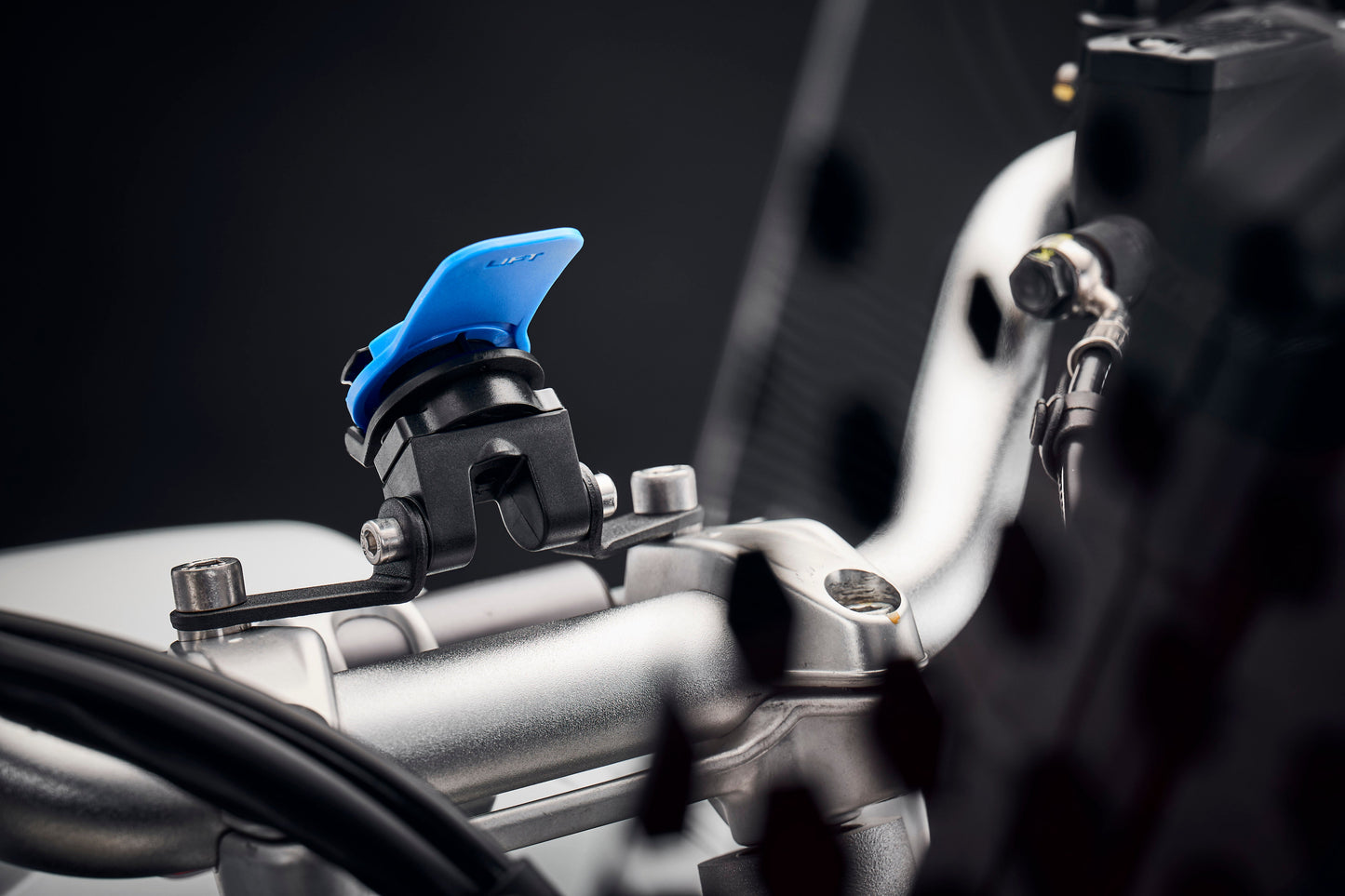 PRN014568-015628 - Evotech Quad Lock Compatible Handlebar Clamp Mount