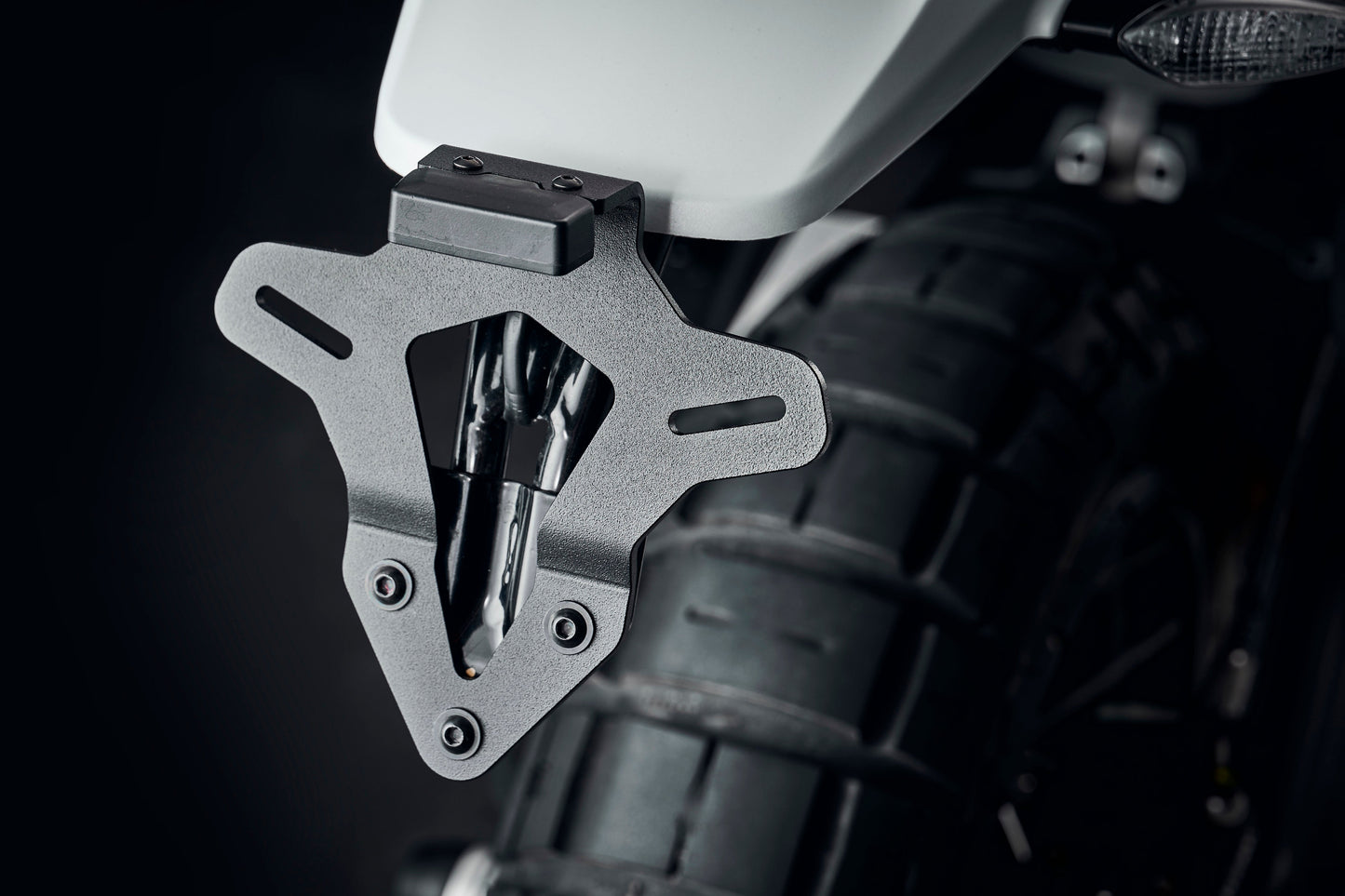 PRN016010 - Evotech Tail Tidy