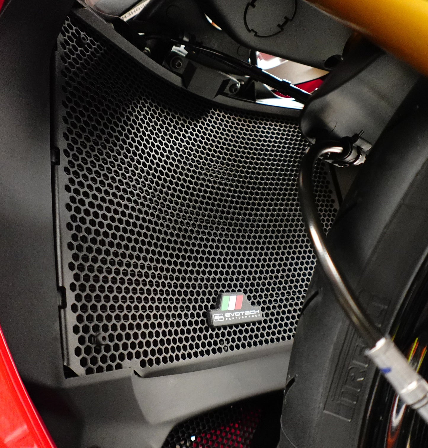 PRN018040 - Evotech Radiator Guard