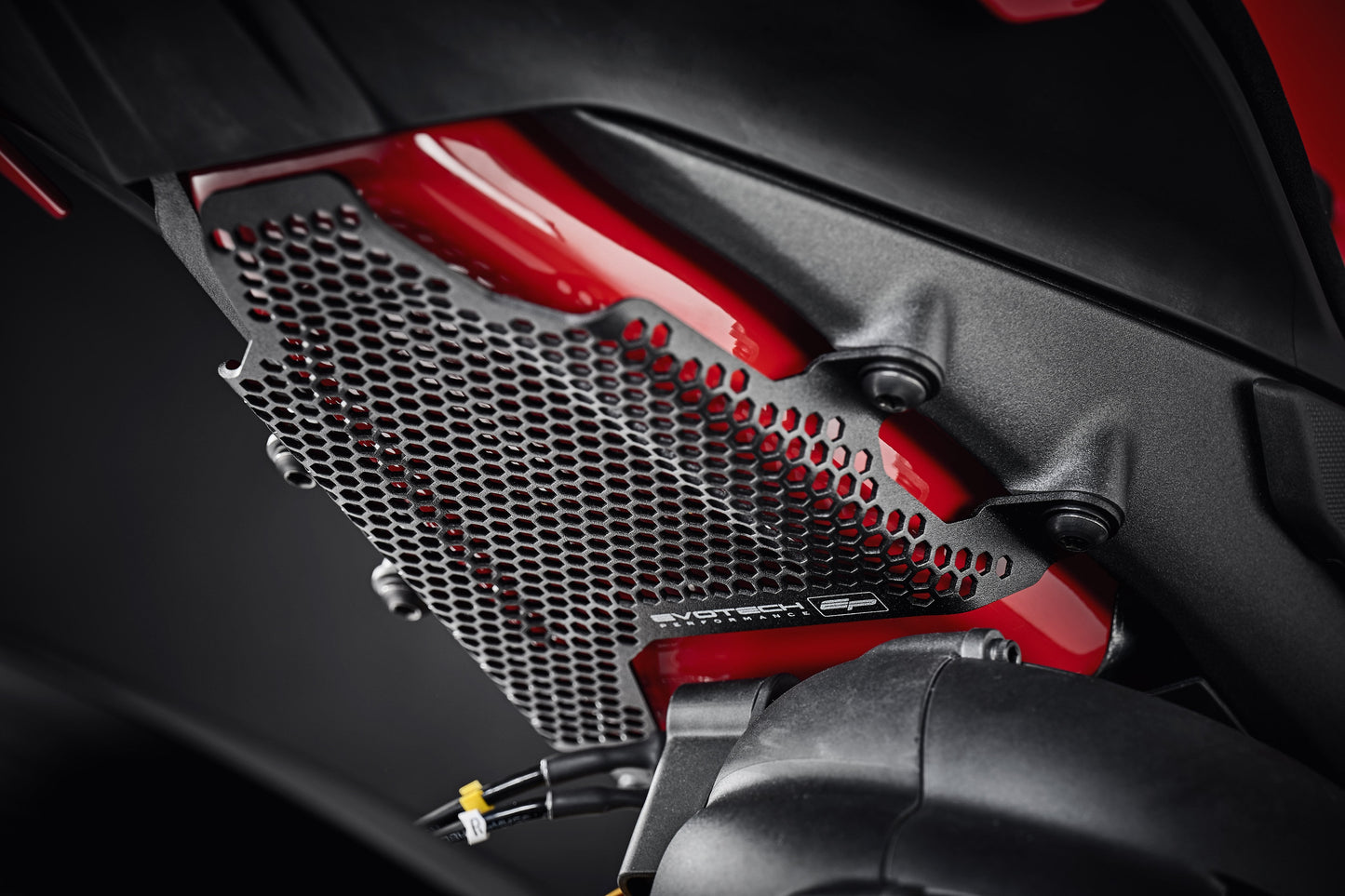 PRN013902 - Evotech Fuel Tank Cover Guard
