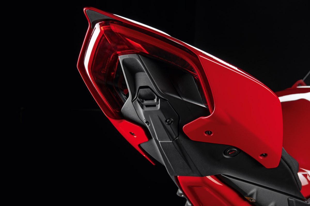 97180661B - RACING COVER FOR REMOVING NUMBER PLATE HOLDER