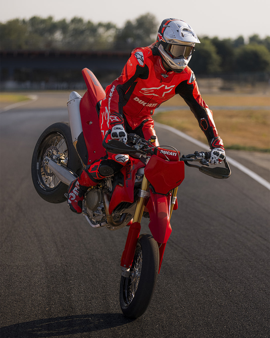 2027 Ducati Desmo450 SM