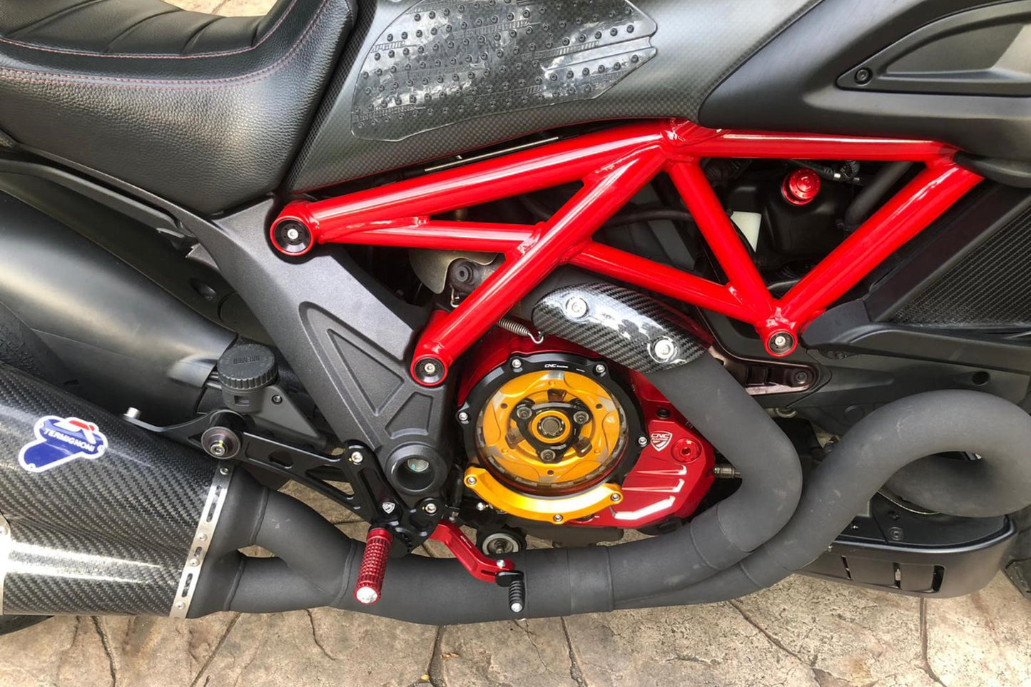 PE222 - CNC Racing - Rearsets Diavel 1200