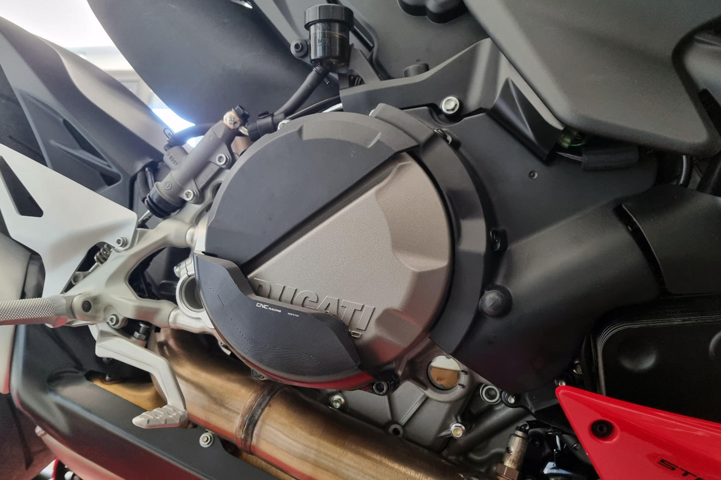 PR322B - CNC Racing RPS Clutch Guard for Ducati Streetfighter V2