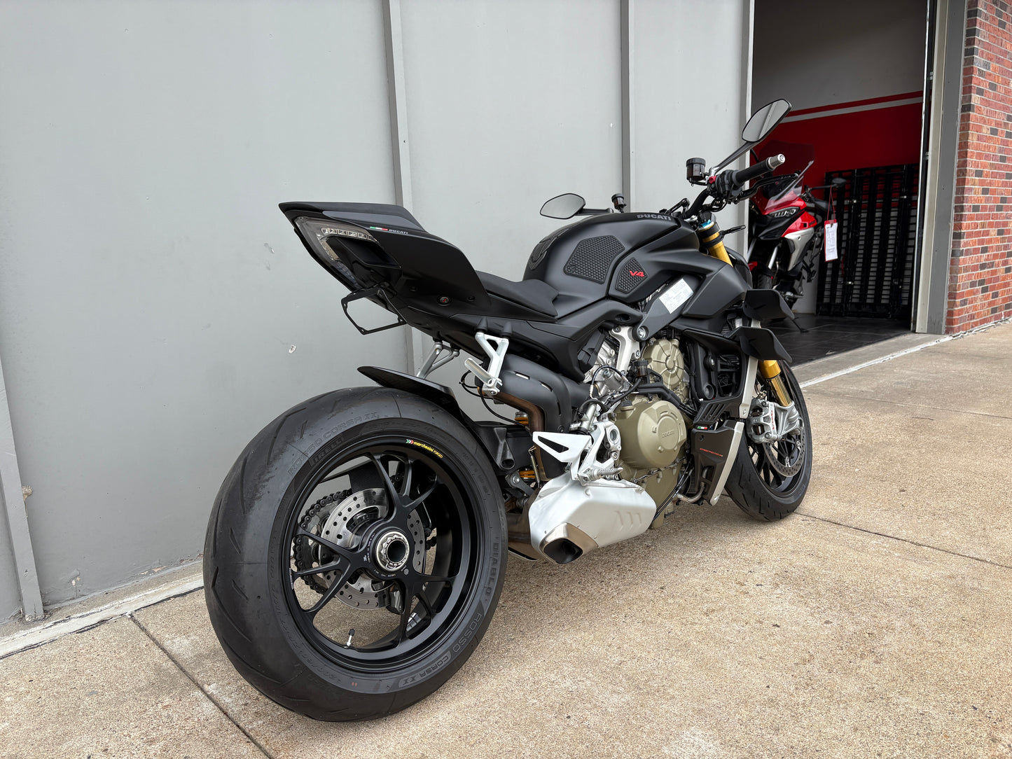 PREMIUM PREOWNED 2022 Ducati Streetfighter V4 S (2002)